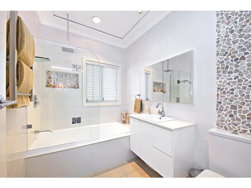 25 Thomas Street, Picnic Point NSW 2213