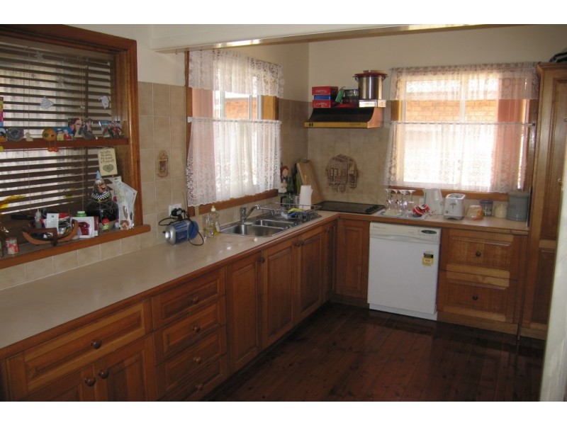 17 Donald Street, Picnic Point NSW 2213