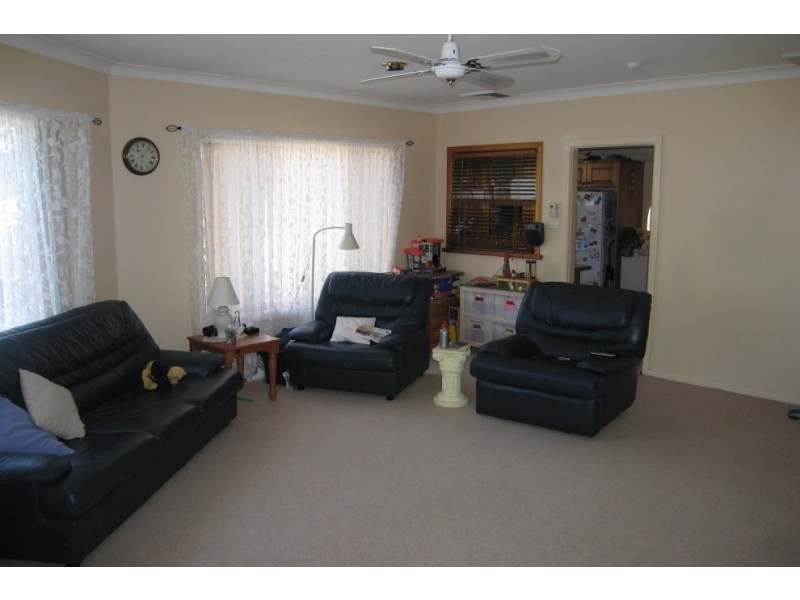 17 Donald Street, Picnic Point NSW 2213