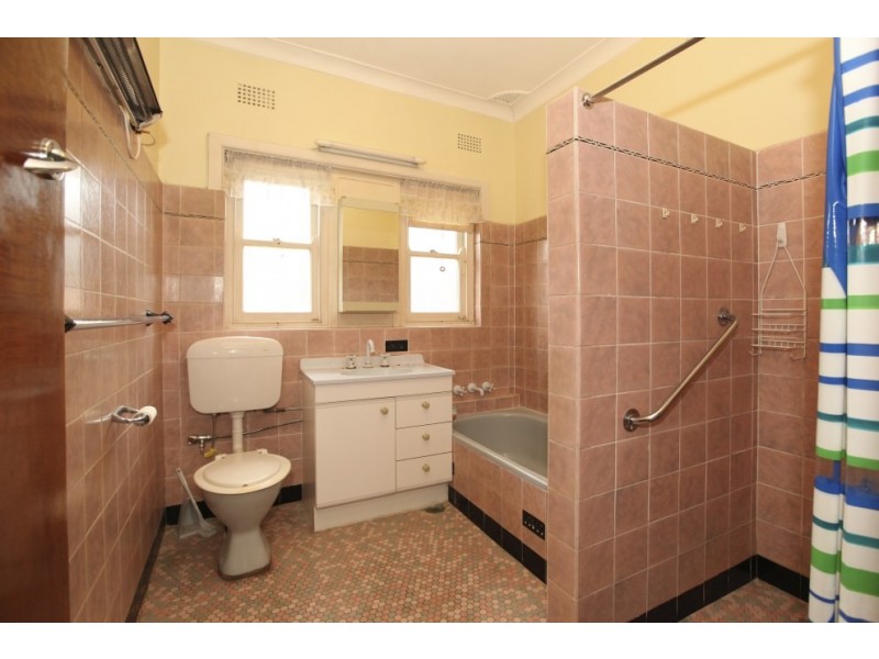 131 Tompson Road, Panania NSW 2213