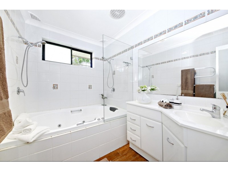 9 Mactier Avenue, Milperra NSW 2214