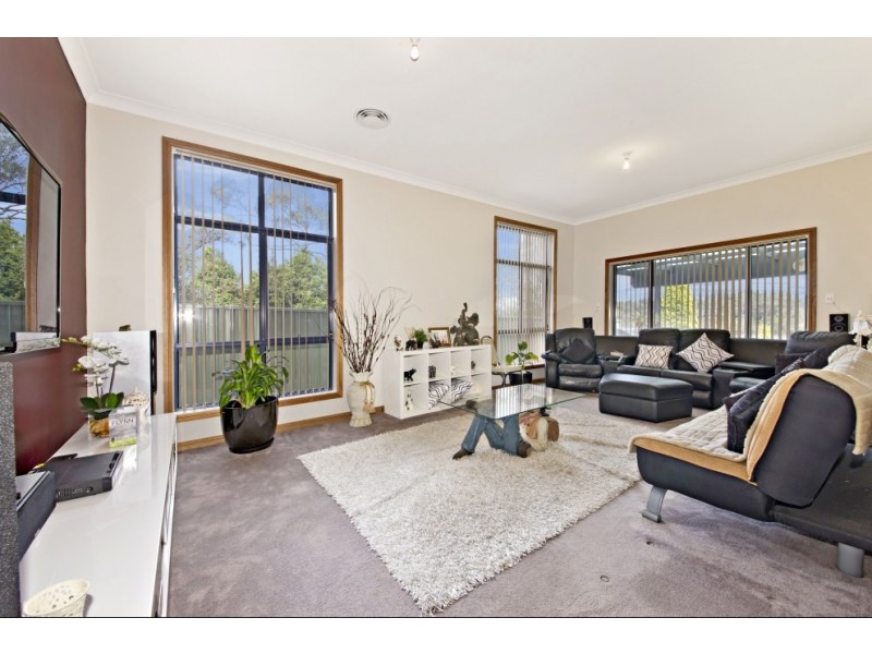 782A Henry Lawson Drive, Picnic Point NSW 2213