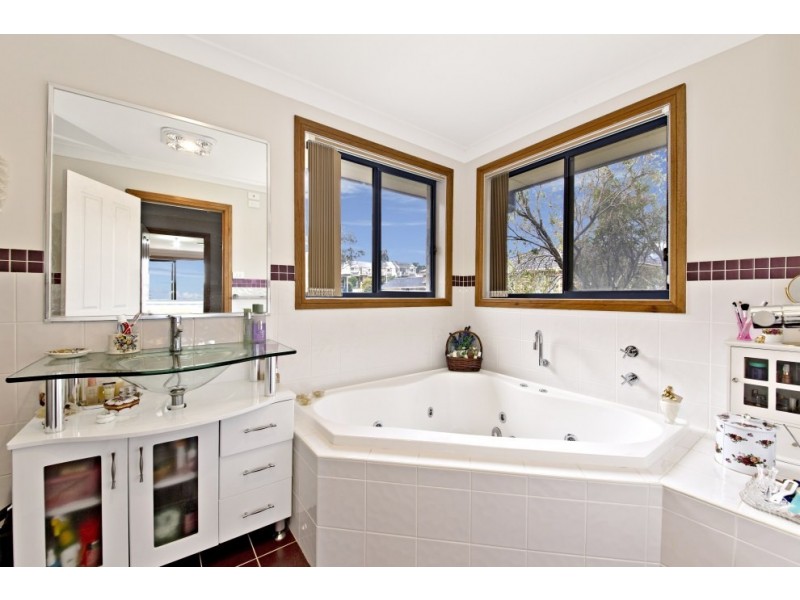 782A Henry Lawson Drive, Picnic Point NSW 2213