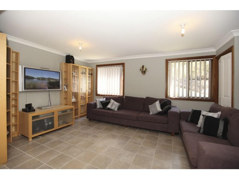 764A Henry Lawson Drive, Picnic Point NSW 2213