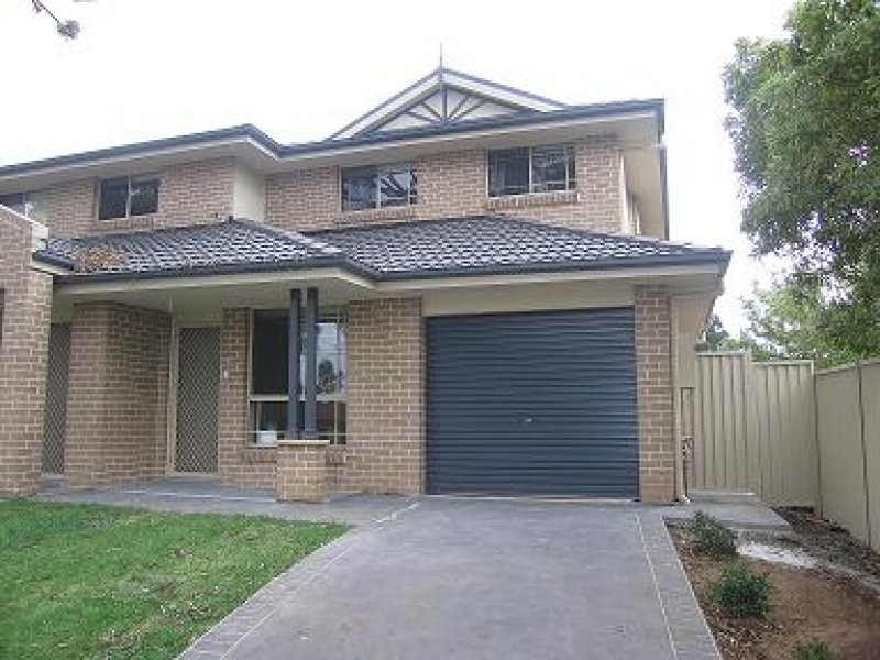 2/7 Carson Street, Panania NSW 2213