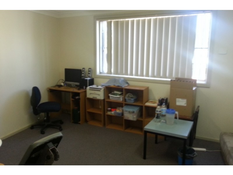 2/36 Maclaurin Avenue, East Hills NSW 2213