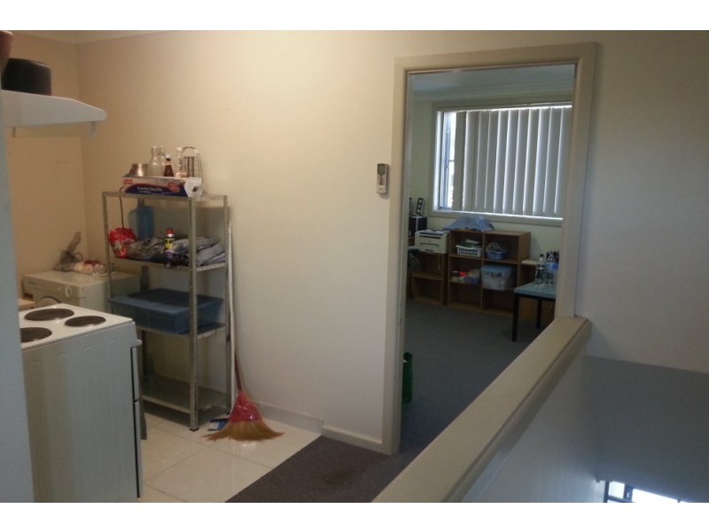 2/36 Maclaurin Avenue, East Hills NSW 2213