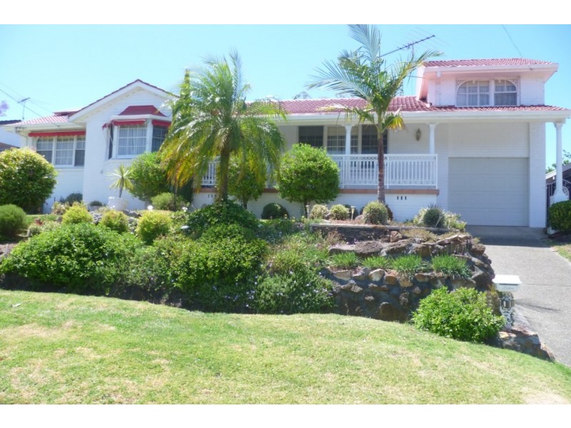 9 Karen Avenue, Picnic Point NSW 2213