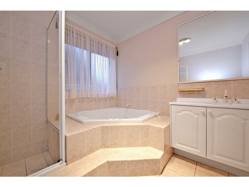 11 Eucalyptus Court, Picnic Point NSW 2213