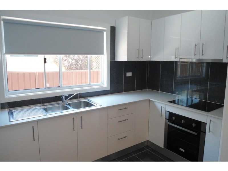 2 Dalziel Avenue, Panania NSW 2213