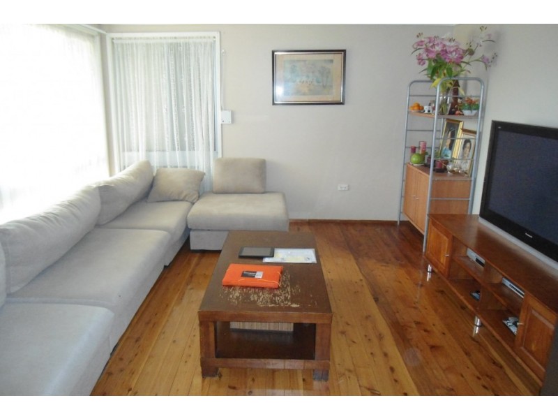 2 Lobelia Street, Macquarie Fields NSW 2564