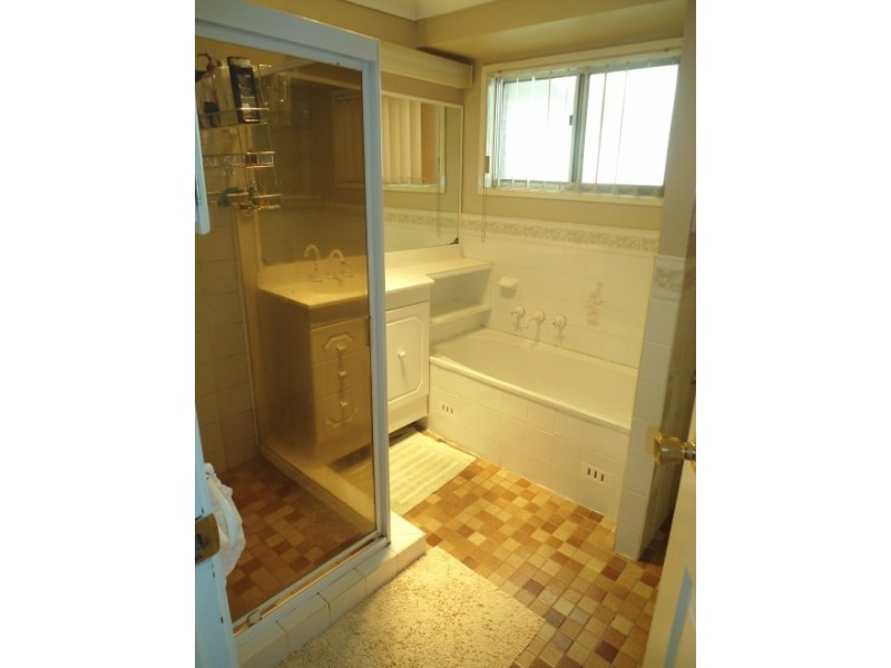 2 Lobelia Street, Macquarie Fields NSW 2564