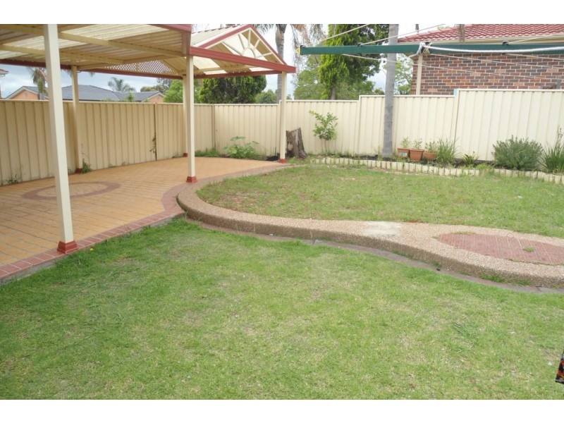 2 Lobelia Street, Macquarie Fields NSW 2564