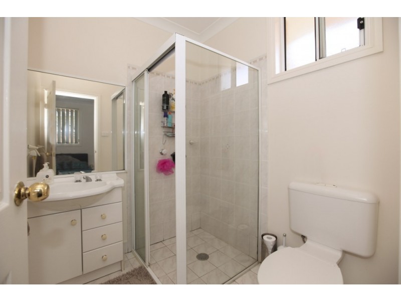 1/8 Cowland Avenue, East Hills NSW 2213