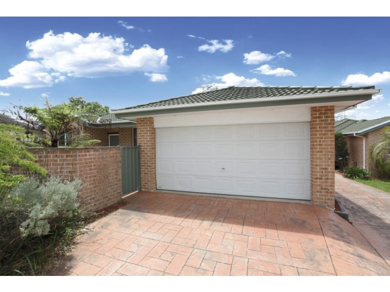 1/8 Cowland Avenue, East Hills NSW 2213