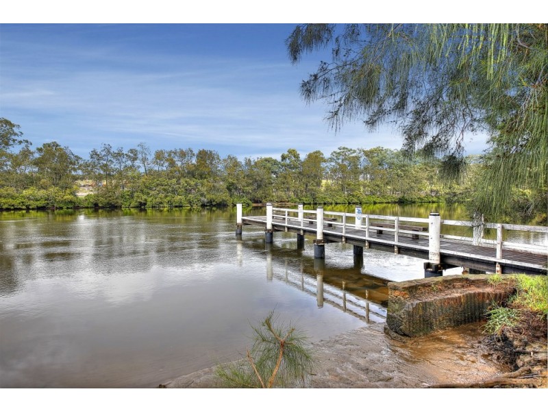1/8 Cowland Avenue, East Hills NSW 2213
