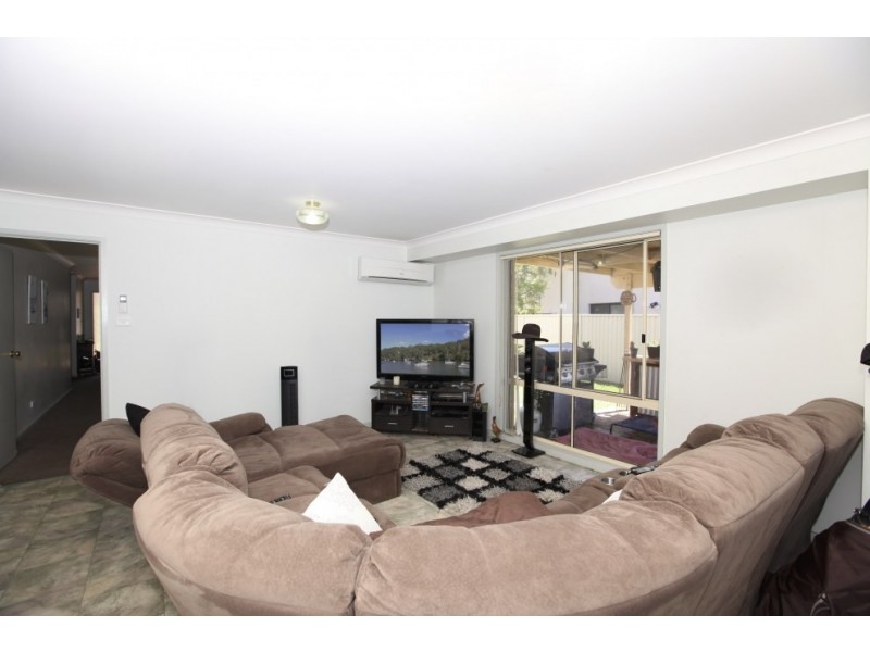 32 Wattle Grove Drive, Wattle Grove NSW 2173