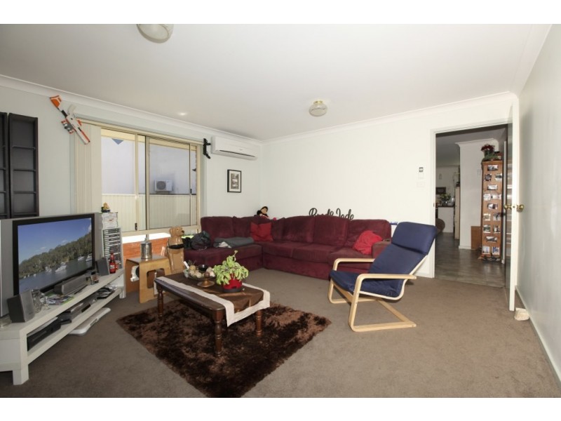 32 Wattle Grove Drive, Wattle Grove NSW 2173