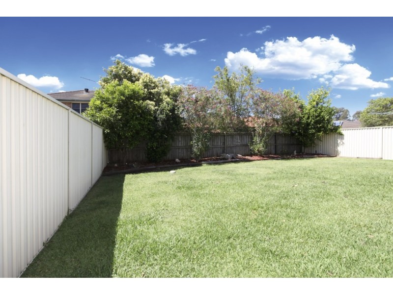 32 Wattle Grove Drive, Wattle Grove NSW 2173