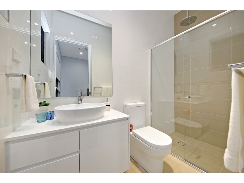 6A Stretham Avenue, Picnic Point NSW 2213