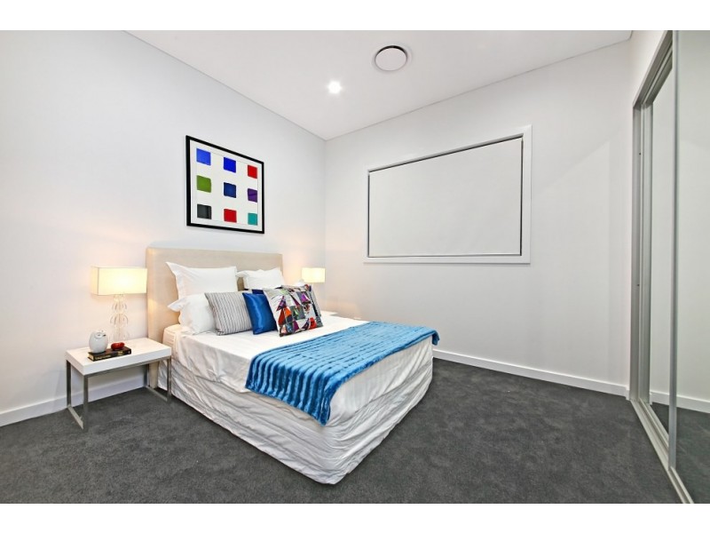 6A Stretham Avenue, Picnic Point NSW 2213