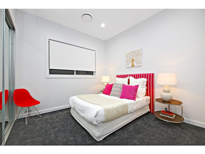 6A Stretham Avenue, Picnic Point NSW 2213