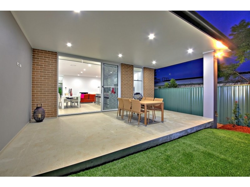 6A Stretham Avenue, Picnic Point NSW 2213