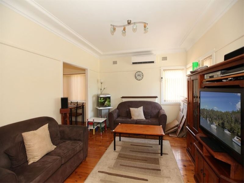 33 Richard Street, Panania NSW 2213