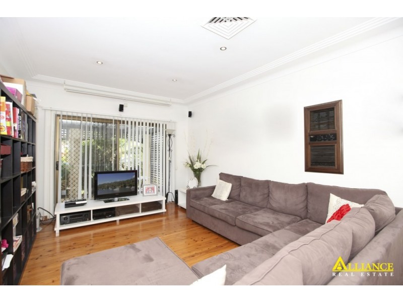 80 Tompson Road, Panania NSW 2213