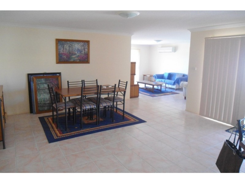 18 Burragate Crescent, Prestons NSW 2170