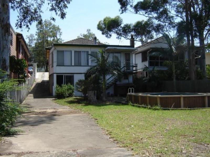 594 Henry Lawson Drive, East Hills NSW 2213