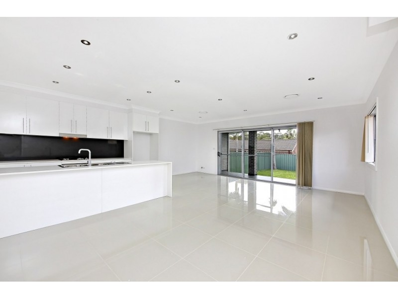 5A Eileen Street, Picnic Point NSW 2213