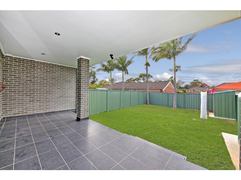 5A Eileen Street, Picnic Point NSW 2213