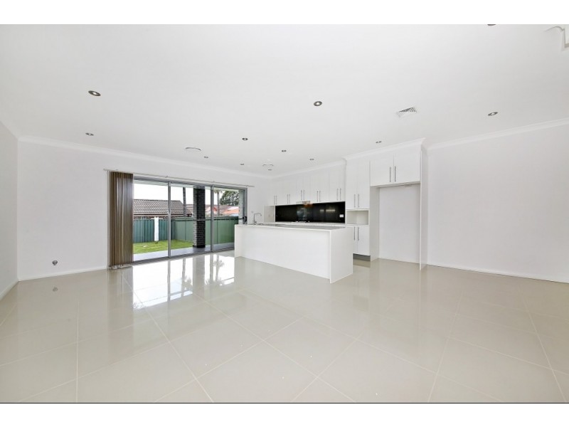 5 Eileen Street, Picnic Point NSW 2213