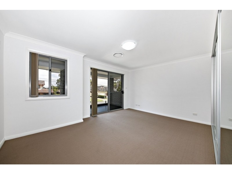 5 Eileen Street, Picnic Point NSW 2213