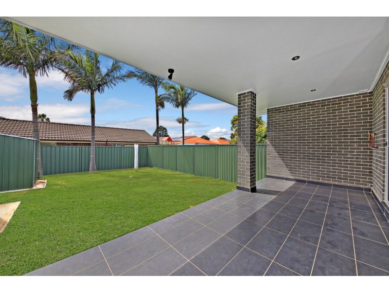 5 Eileen Street, Picnic Point NSW 2213