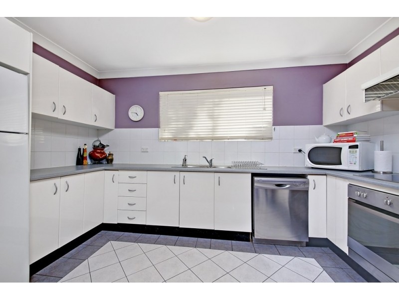 2/879-881 Henry Lawson Drive, Picnic Point NSW 2213