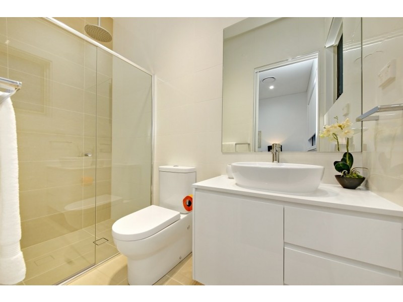 6 Stretham Avenue, Picnic Point NSW 2213