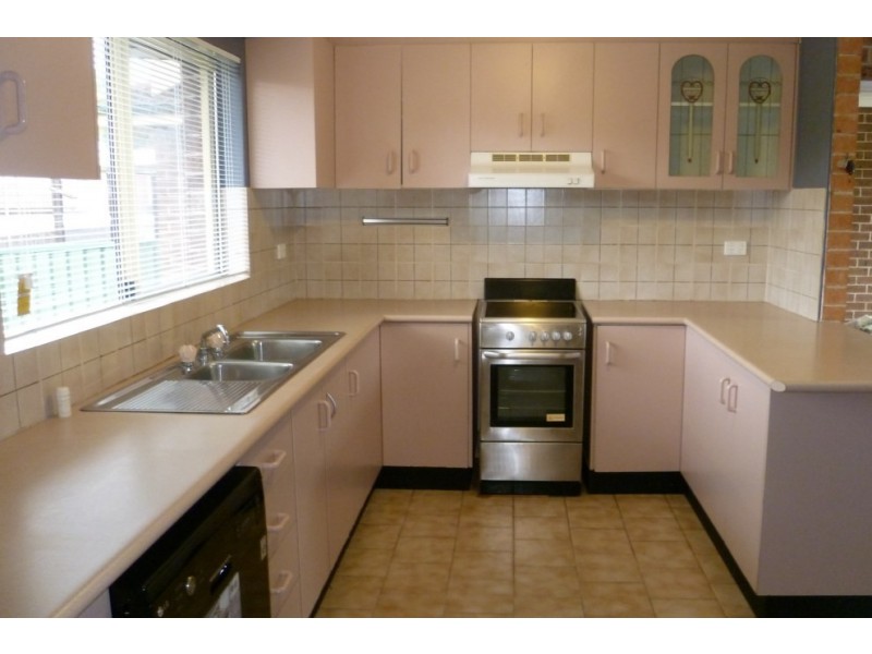 3/17 Third Avenue, Macquarie Fields NSW 2564