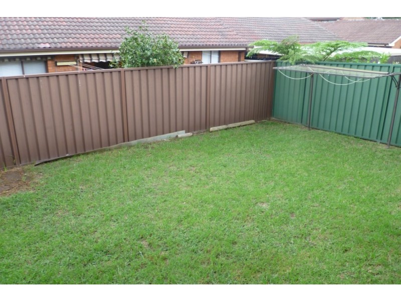 3/17 Third Avenue, Macquarie Fields NSW 2564