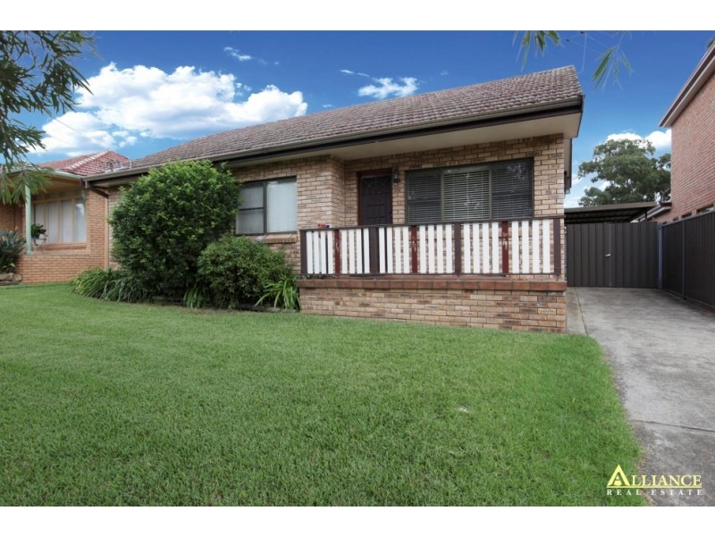 2 Roslyn Avenue, Panania NSW 2213