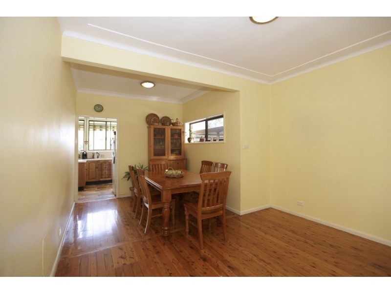 2 Roslyn Avenue, Panania NSW 2213