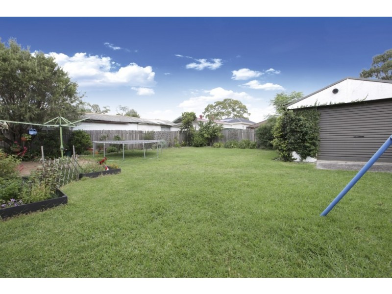 2 Roslyn Avenue, Panania NSW 2213