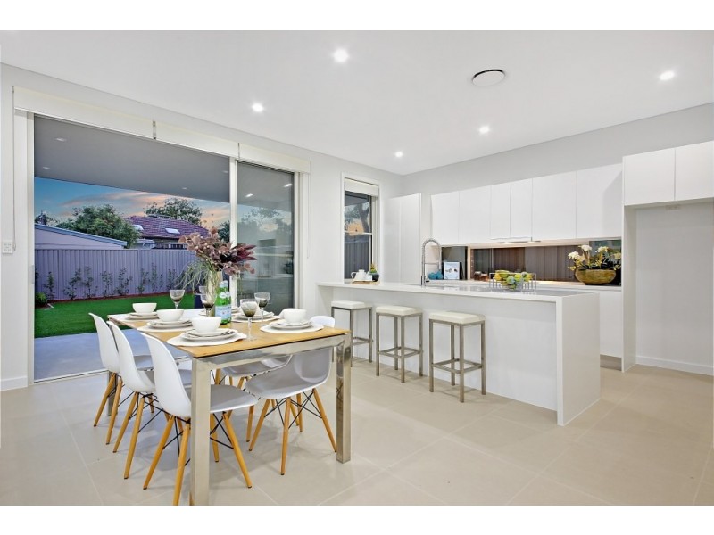 6 Stretham Avenue, Picnic Point NSW 2213