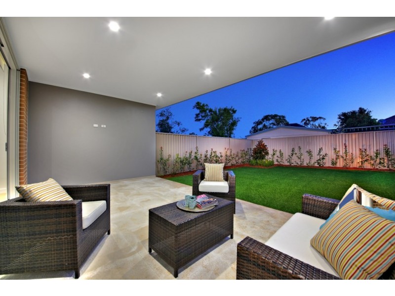 6 Stretham Avenue, Picnic Point NSW 2213