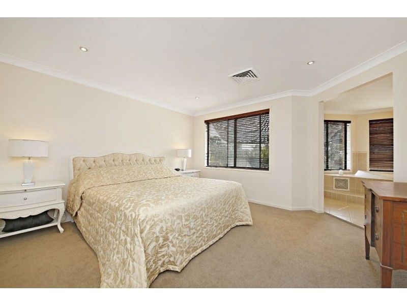 5 Stretham Avenue, Picnic Point NSW 2213