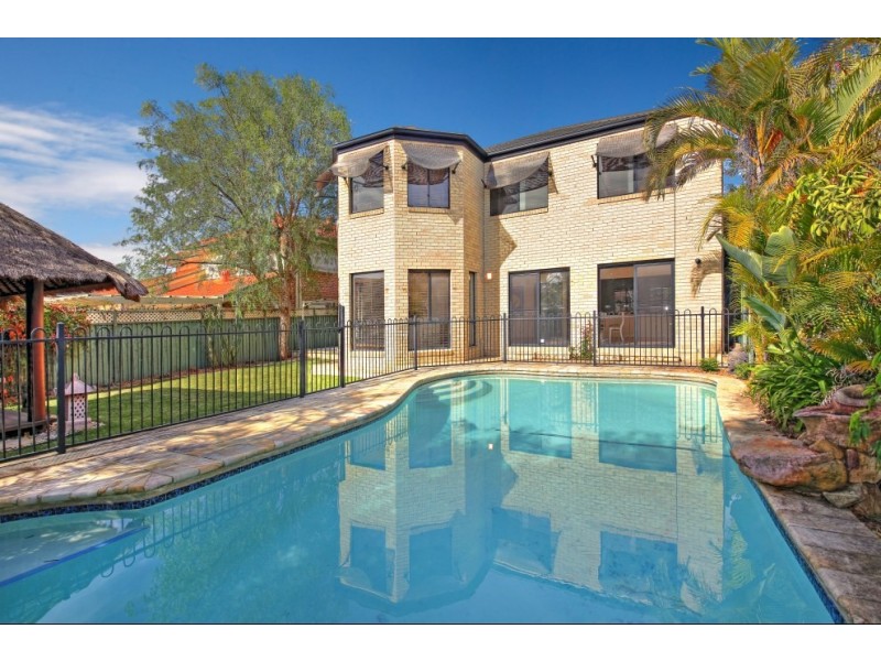 5 Stretham Avenue, Picnic Point NSW 2213