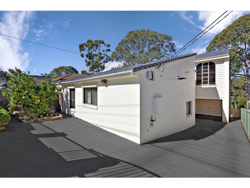 590 Henry Lawson Drive, East Hills NSW 2213