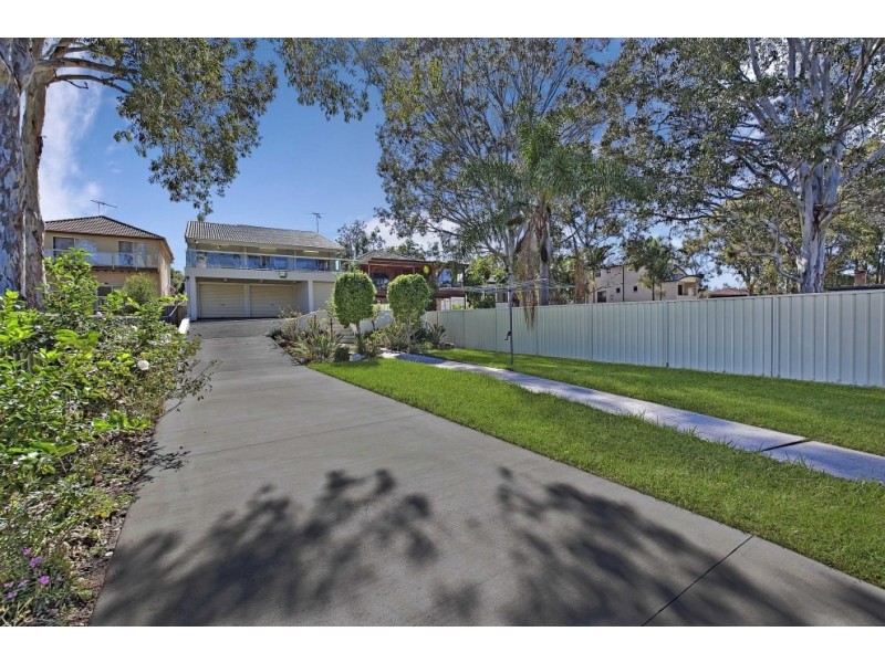 590 Henry Lawson Drive, East Hills NSW 2213