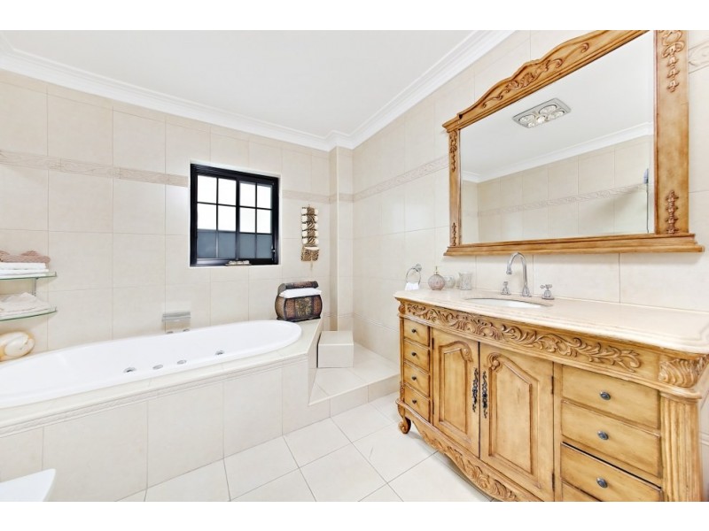 10 Dowding Street, Panania NSW 2213